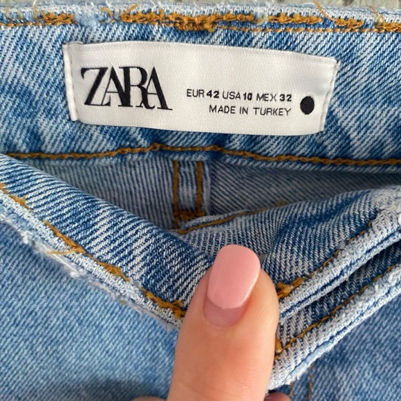 Zara Women's Denim Straight Leg Jeans raw hem size 10. Relaxed fit The HW Slim - Picture 2 of 7